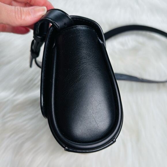 Stand Oil Black Crossbody Bag - Picture 4 of 9